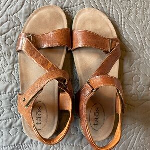 Taos Zeal Brown Leather Sandals size 9.5